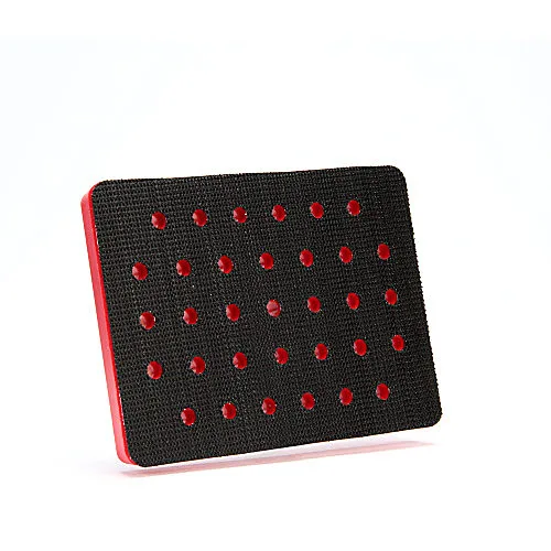 Tampon manuel 3M Clean Sanding 3 x 4 x 0,5 po, 33 trous, attache auto-agrippante